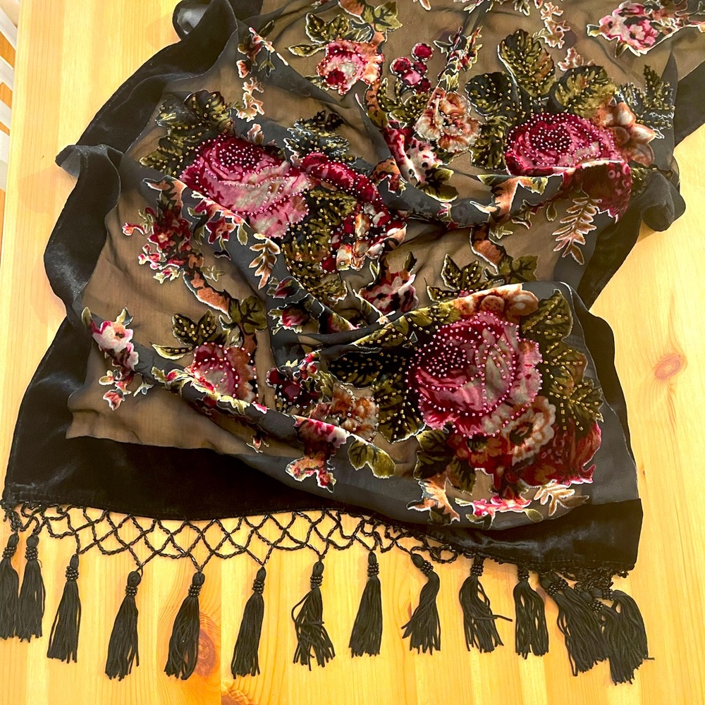 Venetian velvet shawl